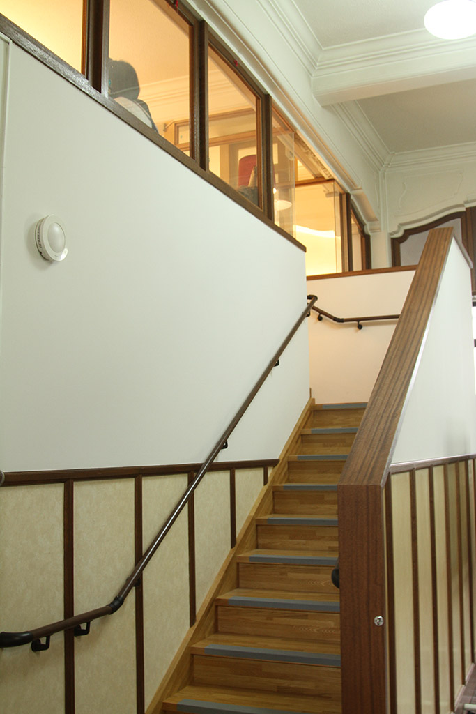 教会ホール側入り口